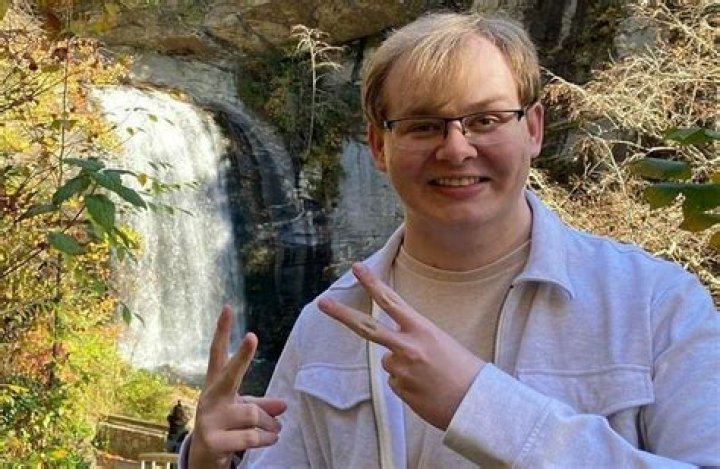 CallMeCarson Height, Weight, Net Worth, Age, Birthday, Wikipedia, Who, Nationality, Biography