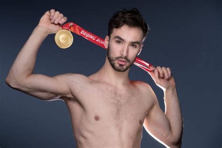 
Guillaume Cizeron Height, Weight, Net Worth, Age, Birthday, Wikipedia, Who, Nationality, Biography 