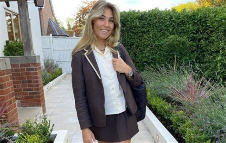 
Rosie Mcclelland Height, Weight, Net Worth, Age, Birthday, Wikipedia, Who, Nationality, Biography 