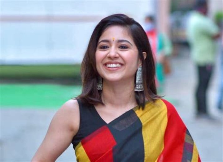 
Shweta Tripathi Height, Weight, Net Worth, Age, Birthday, Wikipedia, Who, Nationality, Biography 